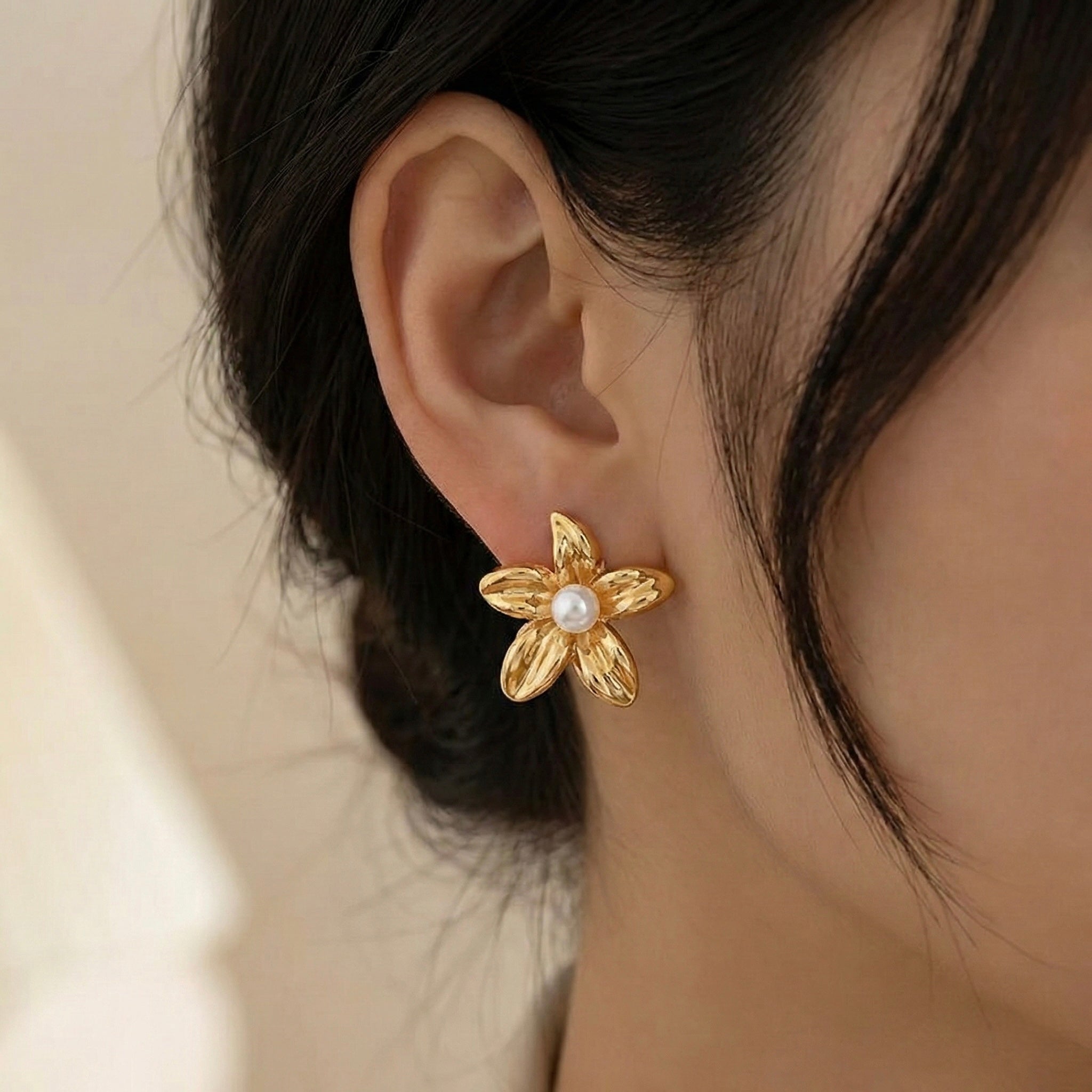 Vintage Floral Pearl Earrings